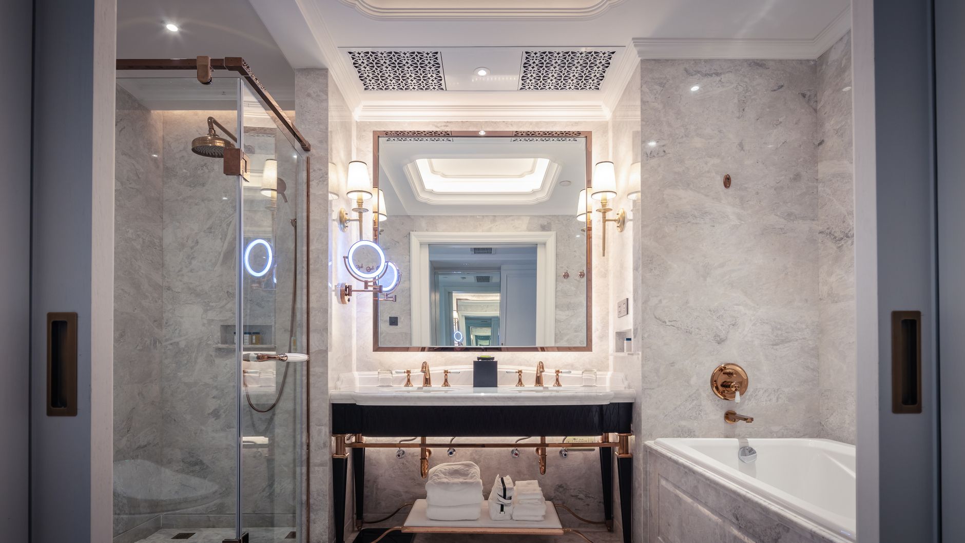 En-suite bathroom